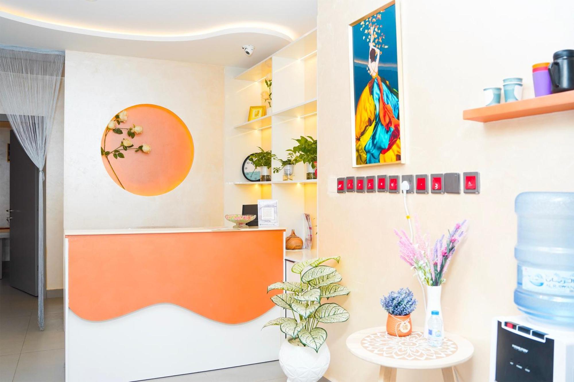 Al Bayrahaa Hotel Apartments Seeb Esterno foto