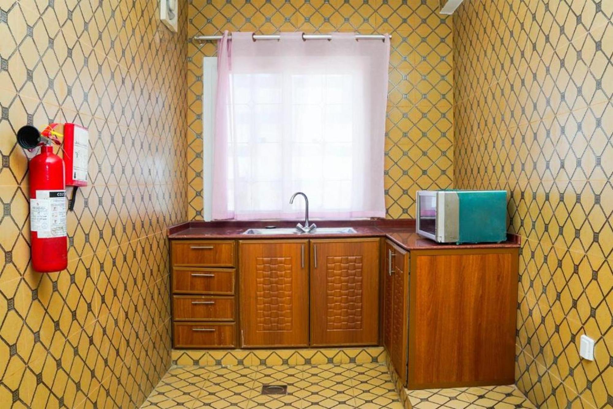 Al Bayrahaa Hotel Apartments Seeb Esterno foto