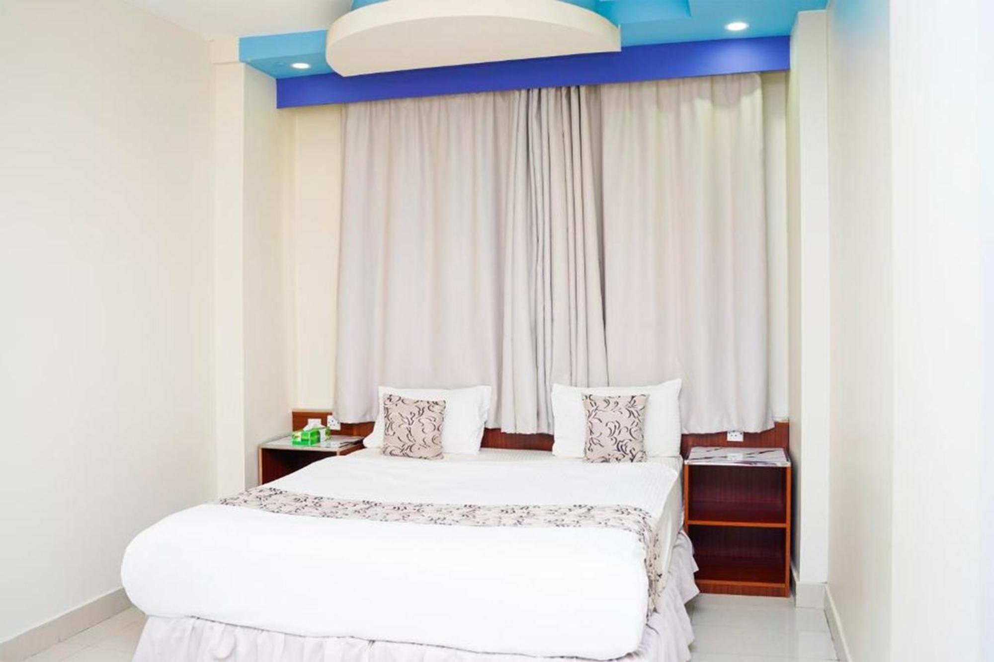 Al Bayrahaa Hotel Apartments Seeb Esterno foto