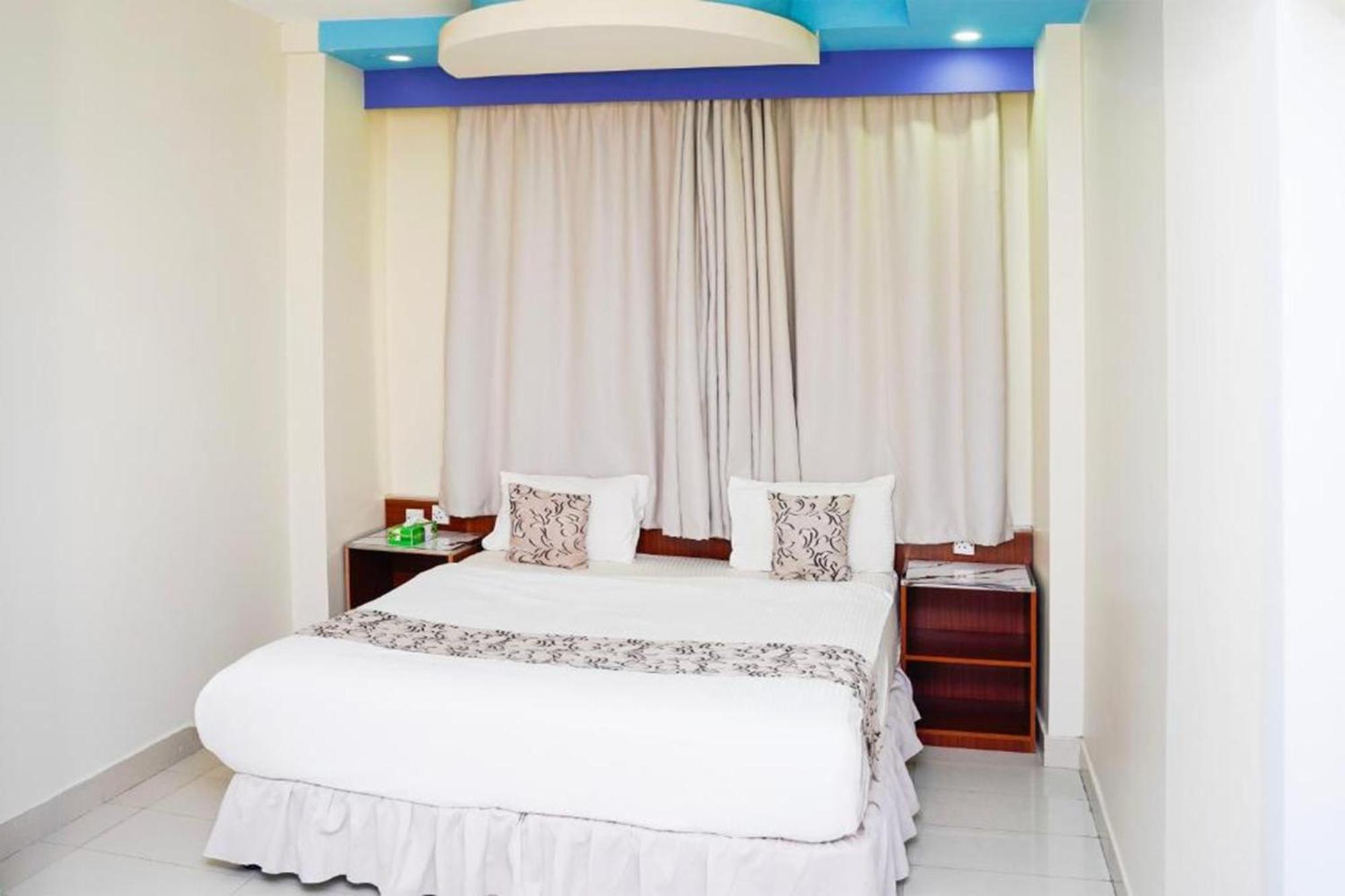 Al Bayrahaa Hotel Apartments Seeb Esterno foto